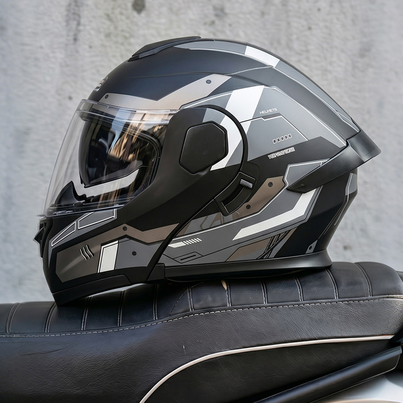 خوذة دراجة نارية مفتوحة الوجه  - مراجعة Full Face Motorcycle Helmet With Bluetooth وسعره